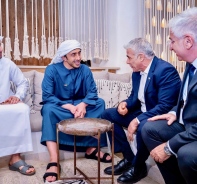 Scheich Abdullah bin Zayed Al Nahyan (2.v.l.) und Yair Lapid (2.v.r.)