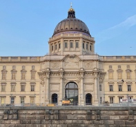 Berliner Stadtschloss mit Inschrift